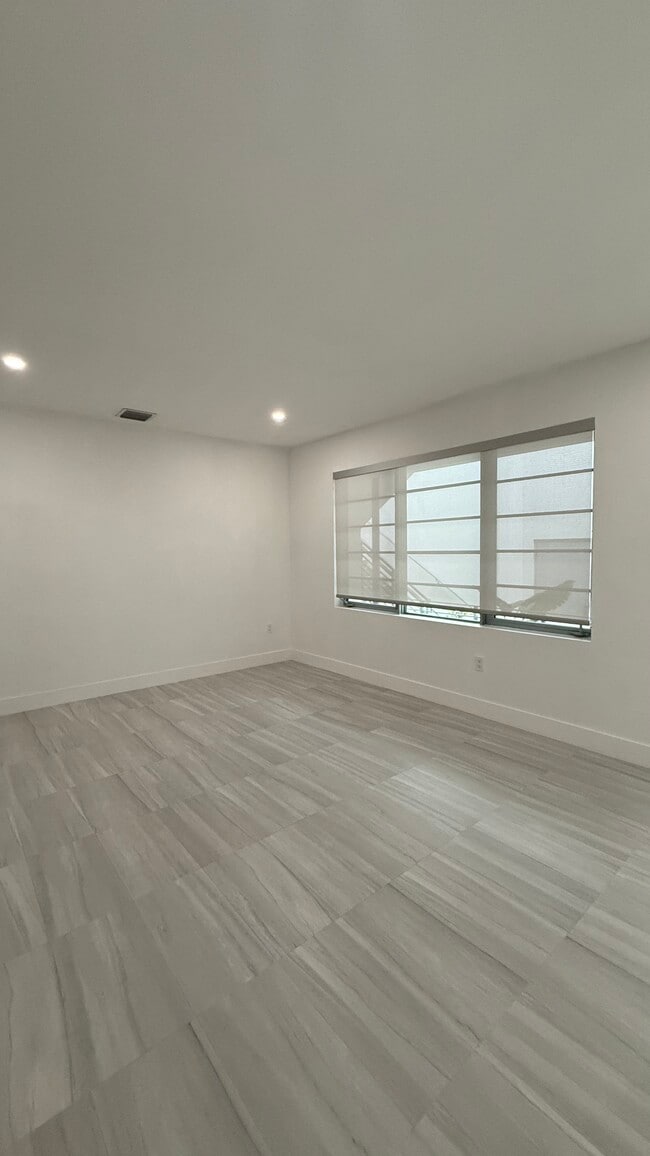 Foto del edificio - 2031 Meridian Ave