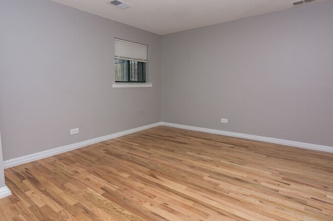 Building Photo - 6137 S Indiana Ave