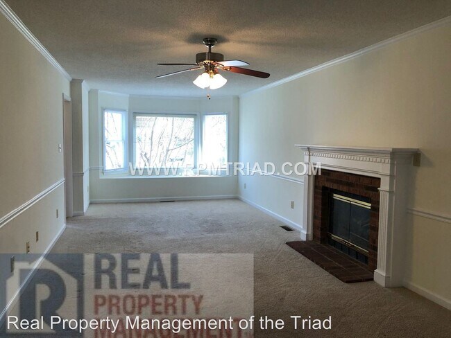 Building Photo - 3 br, 2.5 bath House - 3221 Hickory Ridge Dr