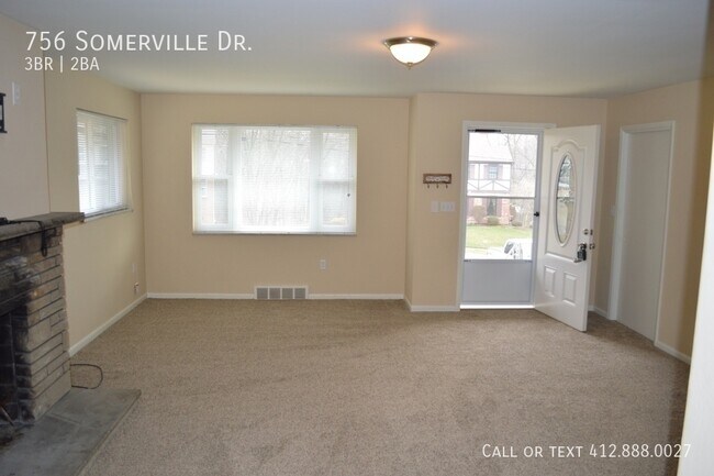 Foto del edificio - 756 Somerville Dr