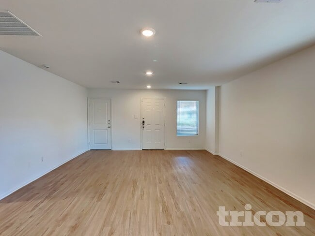 Building Photo - 3006 Twisted Myrtle Dr