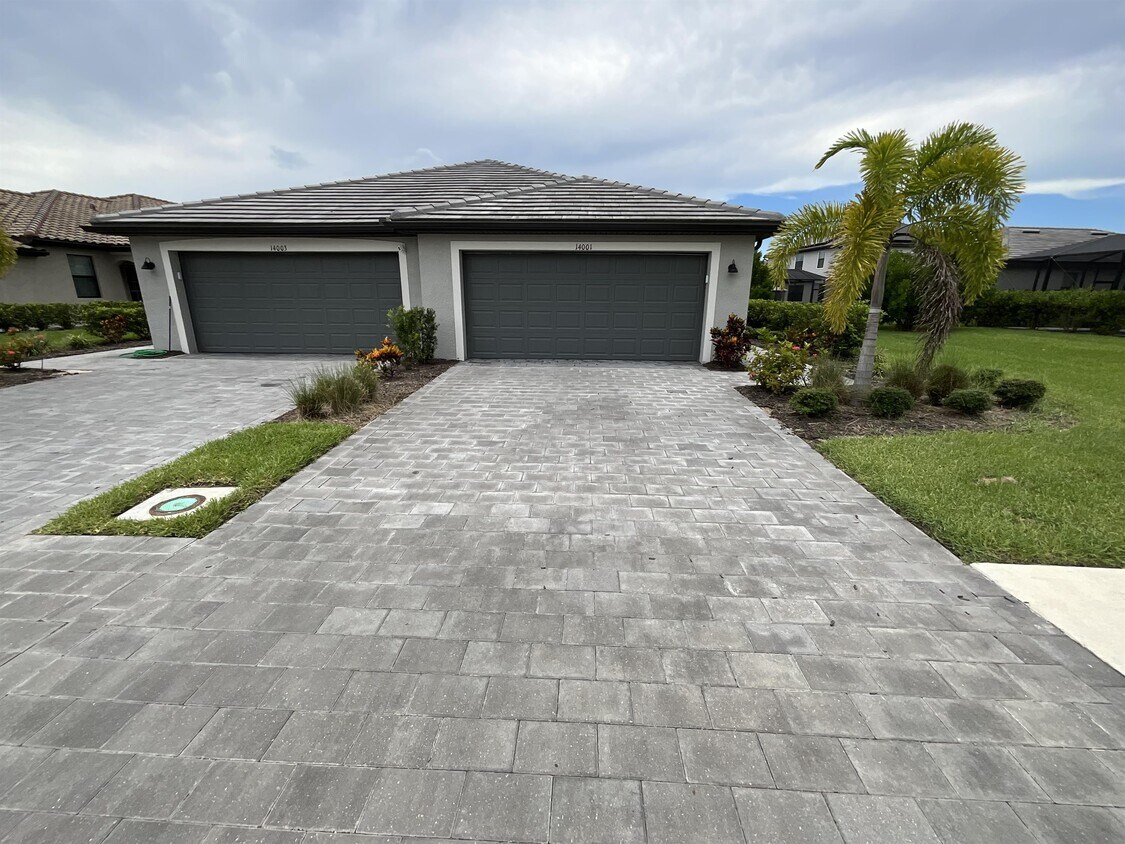 Foto principal - 14001 Pine Lodge Ln