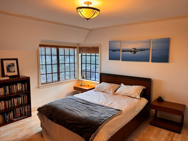 Building Photo - Beautiful Sausalito Home w/ Stunning SF Skyline & Bay Views!