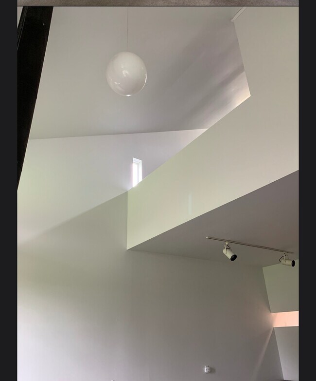 Foto del edificio - 1051 Danby Rd