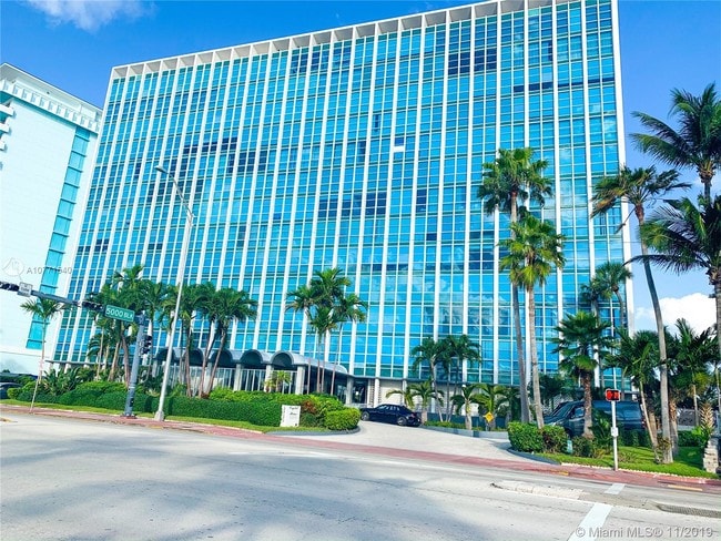 Building Photo - 5055 Collins Ave