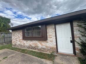 Building Photo - 10032 Neuens Rd