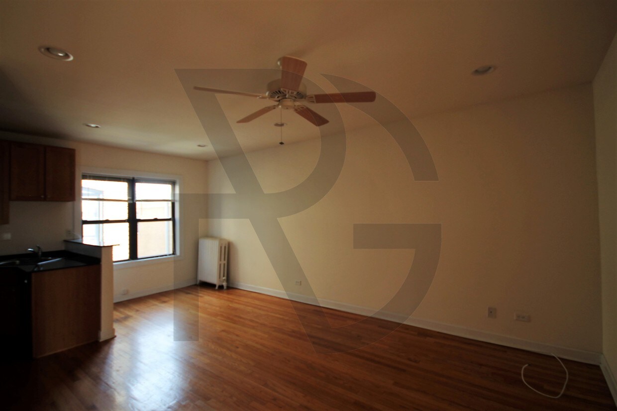 Foto principal - 1907 W Wilson Ave