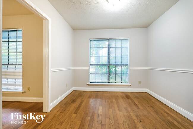 Building Photo - 2067 Walden Park Dr