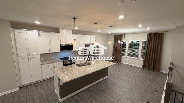 Building Photo - 328 Commons Ave