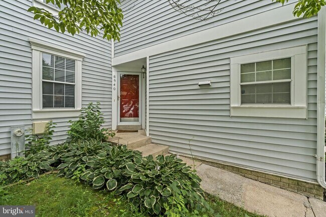 Foto del edificio - 8540 Harvest View Ct