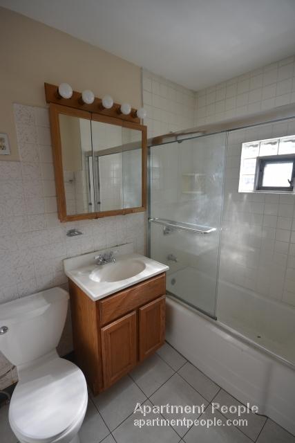 Foto del edificio - 3415 N Damen Ave