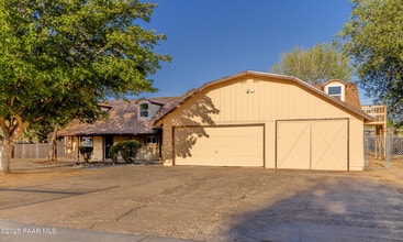 Building Photo - 3225 N Starlight Dr
