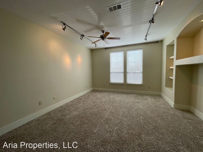 Building Photo - 2 br, 2 bath House - 2600 Hillsboro Rd #231