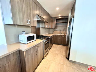 Foto del edificio - 17350 Sunset Blvd