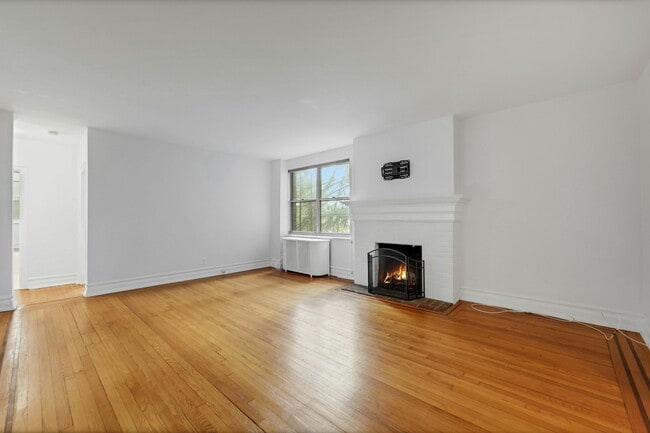 Photo - 100 E Palisade Ave Apartment