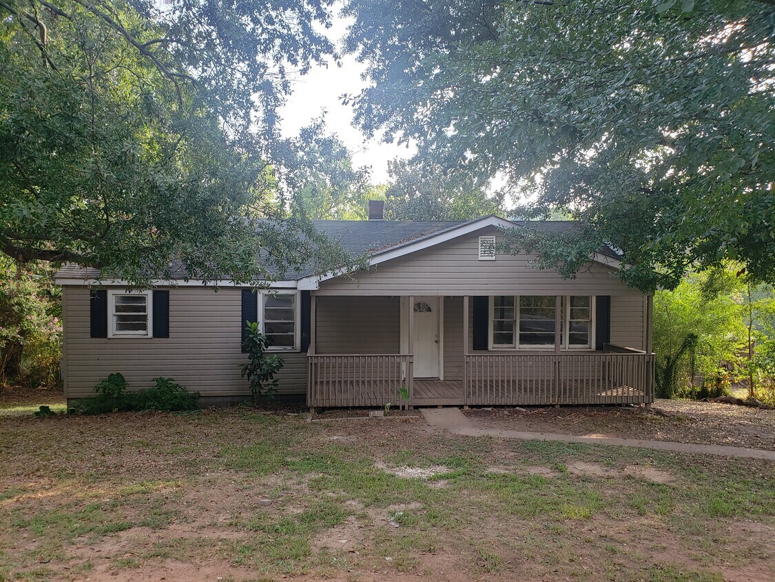 26 E Gantt St, Greenville, SC 29605 House for Rent in Greenville, SC