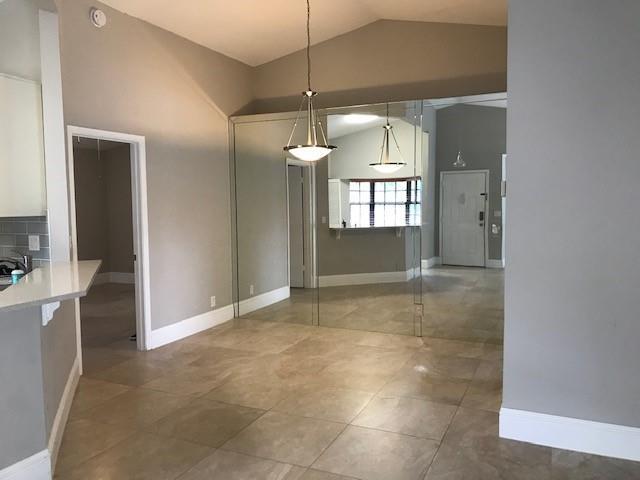 Building Photo - 9030 Vineyard Lake Dr