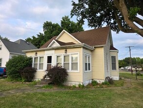 Building Photo - 104 N Henderson St