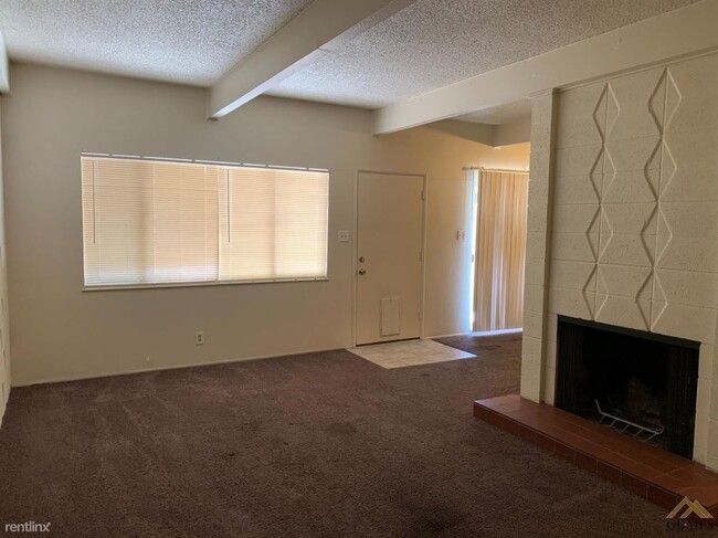 Building Photo - 3800 Stockdale Hwy