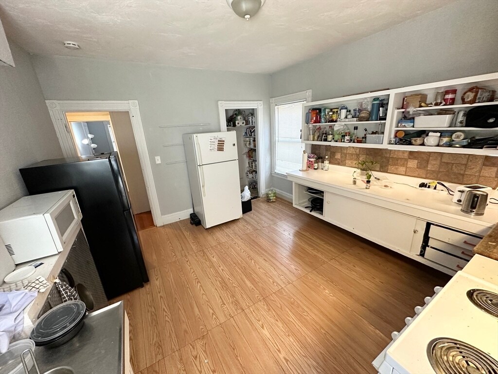 Primary Photo - 65 A Gardner St