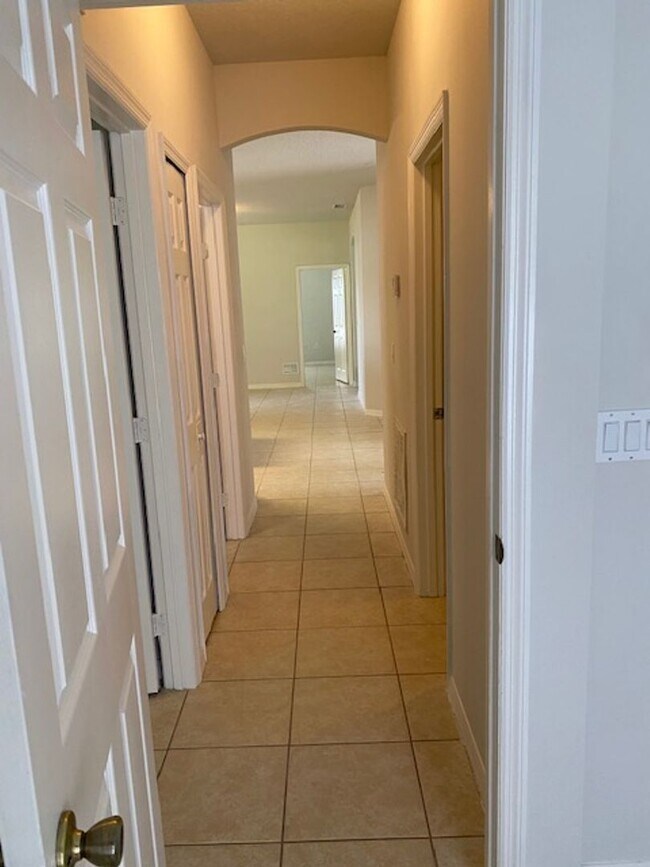 Foto del edificio - 4/2/2 With screened in porch in Indian Trails area!