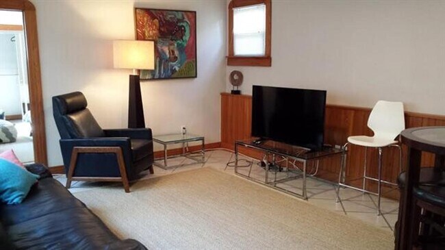 Foto del edificio - 6303 Laurel St