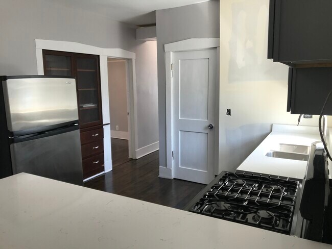 Foto del edificio - 2926 N Lawndale Ave