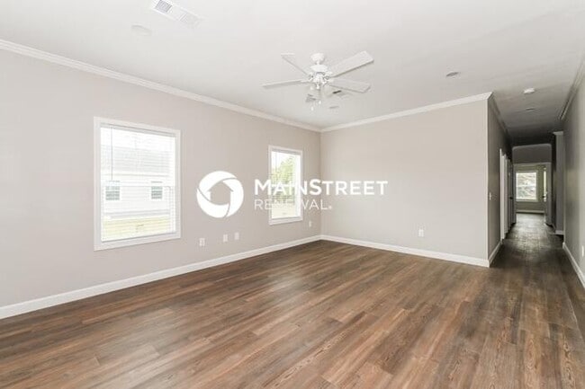 Foto del edificio - 4 Bedroom Pet-Friendly Home in Lehigh Acre...