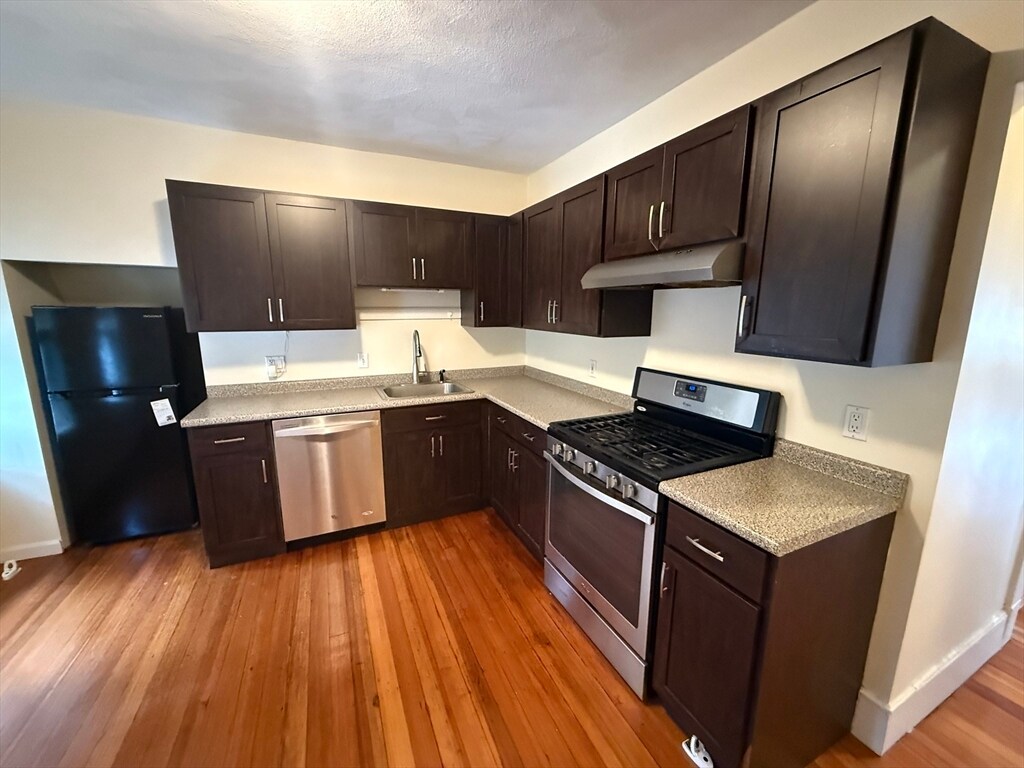 Foto principal - 282 Belmont St
