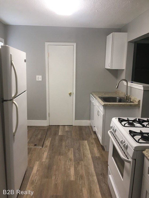 Primary Photo - 1326 W 69th St