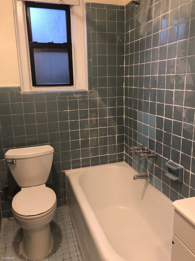 Building Photo - 1 br, 1 bath Apartment - 2058 Haviland Ave