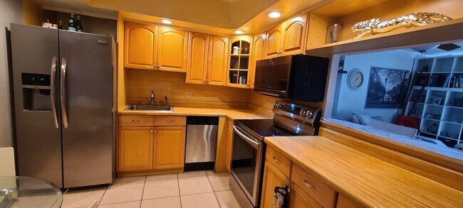 Foto del edificio - 2801 NE 183rd St
