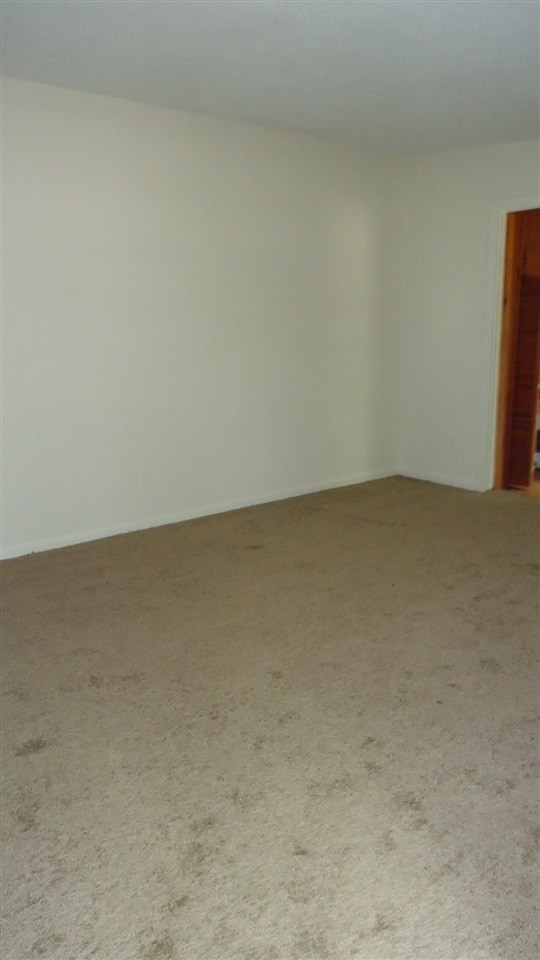 Building Photo - 2412 Almond Dr