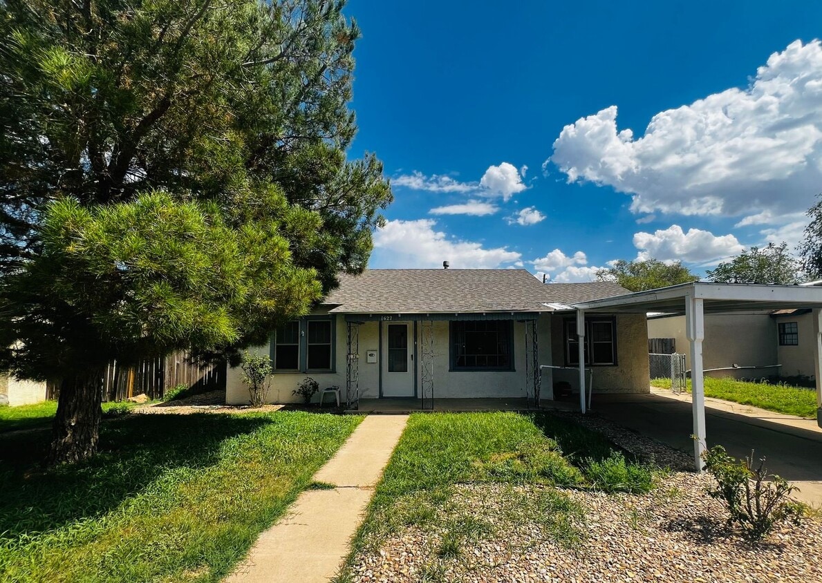 Primary Photo - 2BD/2BA With 2 Living rooms!