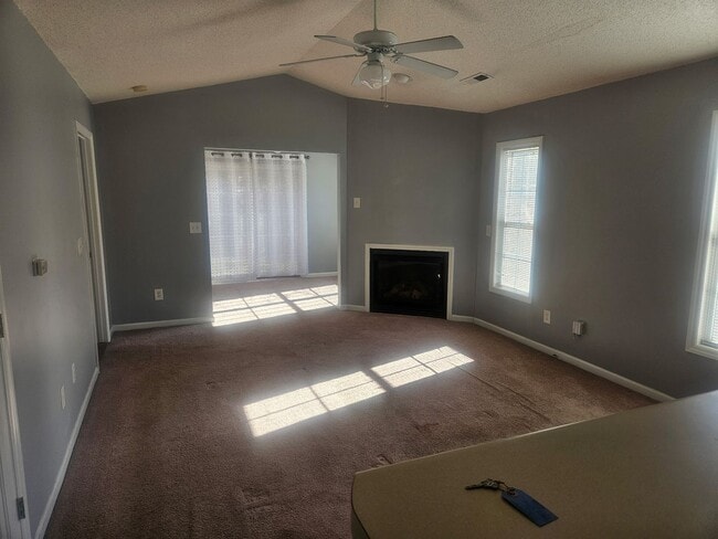 Building Photo - 5845 Regent Village Dr