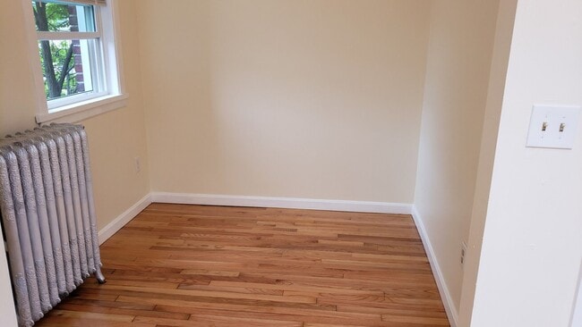 Building Photo - Amazing 3 Bed 1 Bath Available in Allston for 9/1