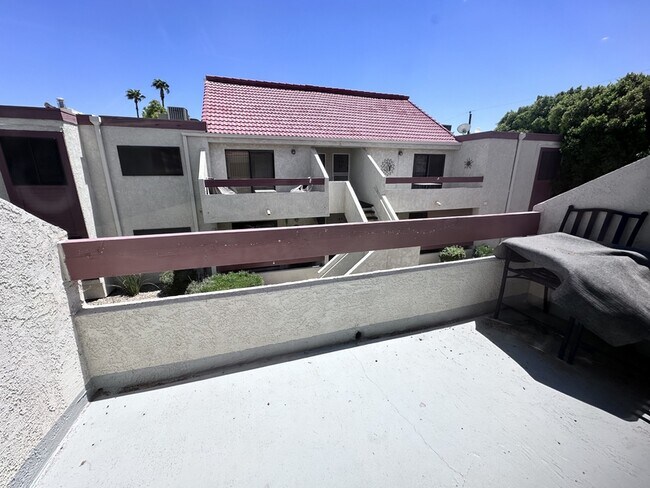 Foto del edificio - 441 Moser Ave