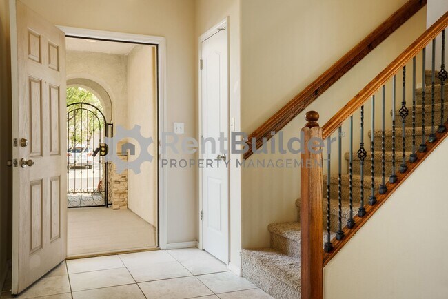 Building Photo - *** LEASE PENDING *** Please apply at your...