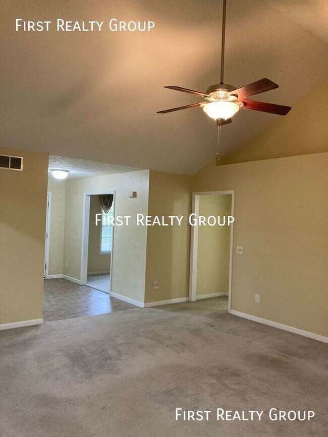 Building Photo - Very Nice 2 Bedroom, 3 Bathroom Home for R...