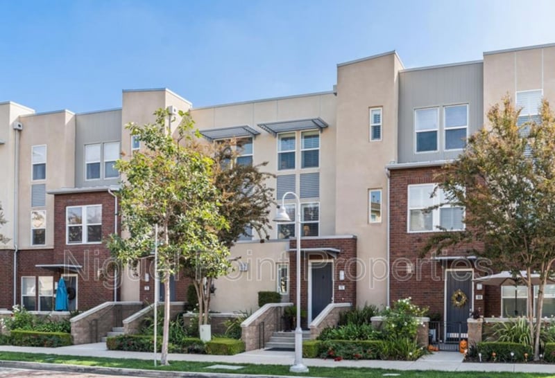 71 Brownstone Way, Aliso Viejo, CA 92656 Townhome Rentals in Aliso