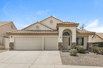 Building Photo - 682 Covina Dr