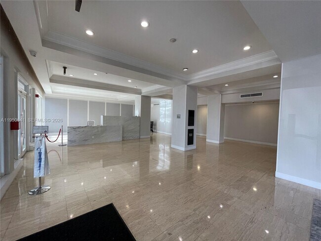 Foto del edificio - 1865 79th Street Causeway