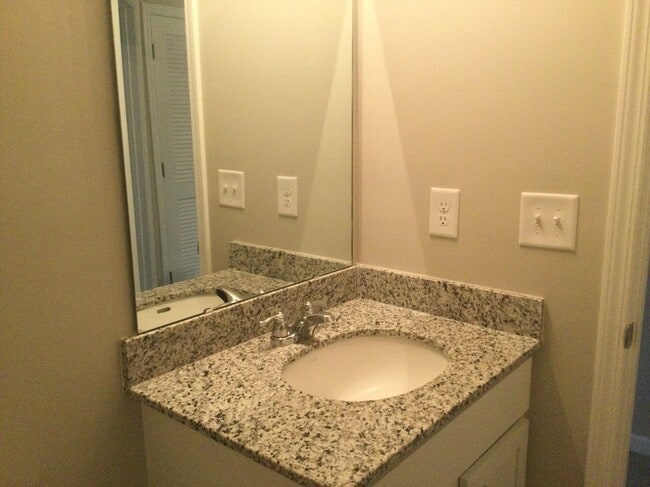 Foto del edificio - 135 Mountain Crest Dr