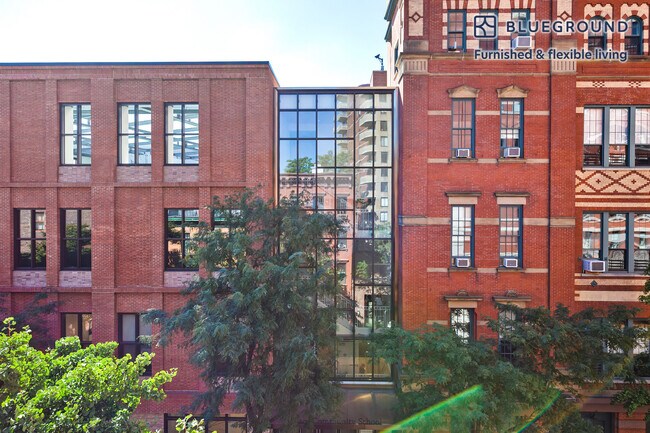 Foto del edificio - 273 W 10th St