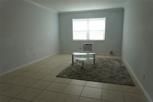 Foto del edificio - 1050 E Sample Rd