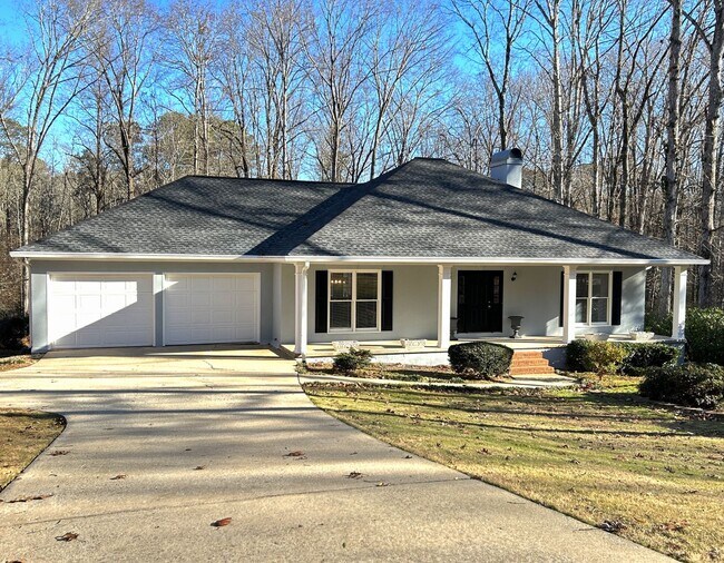 Building Photo - Beautiful 3 bedroom house with 2 car garag...
