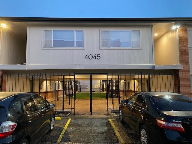 Foto principal - 4045 W Bellfort Ave