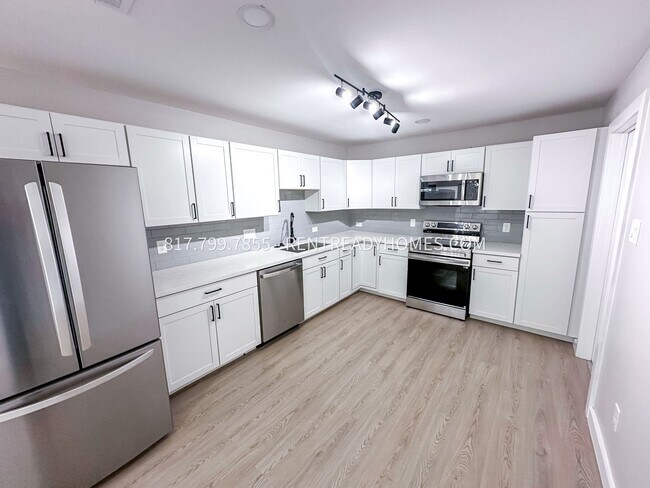 Foto del edificio - 8142 Howard Dr