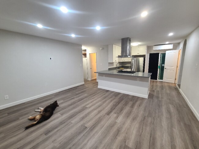 Foto del edificio - 5026 Auburn Dr