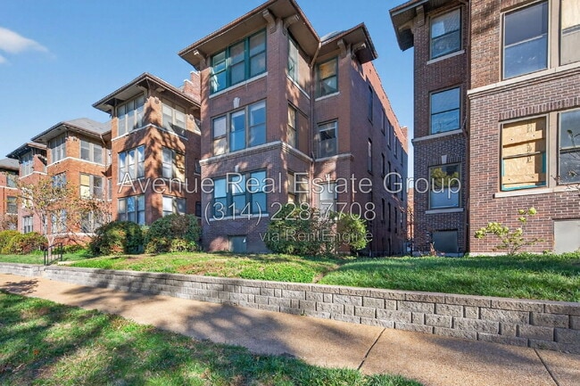 Building Photo - 5559 Pershing Ave